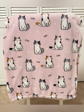 Minky Soft Baby Pink Cat Fleece Throw Blanket 50x70 Fish Polka Dots Cozy Spring
